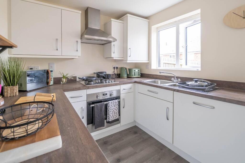 Good For Company Let 2-Bed In Coventry 2X Parkingアパートメント エクステリア 写真