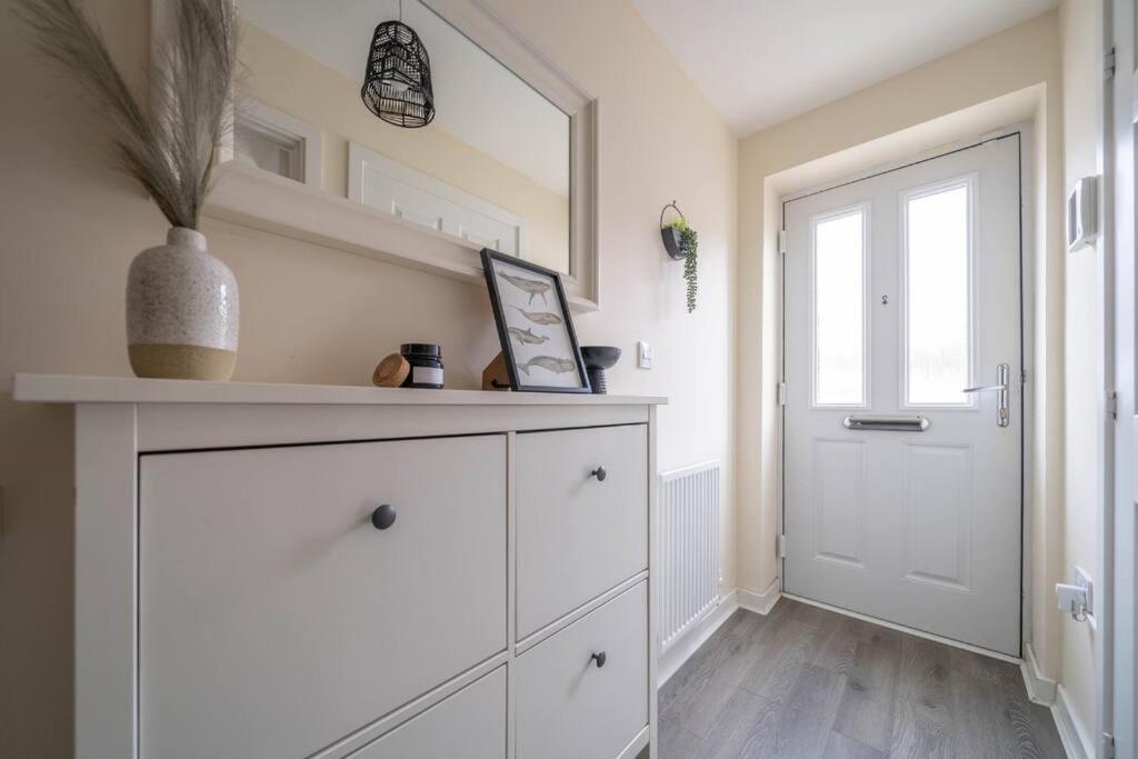 Good For Company Let 2-Bed In Coventry 2X Parkingアパートメント エクステリア 写真